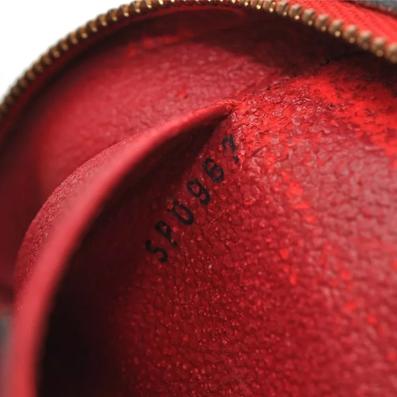 LOUIS VUITTON Epi Dauphine Pouch - Picture 11 of 11